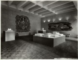 Sezione 1°. L'E42, Olimpiade della civiltà, progetto dell'allestimento degli architetti Marcello Piacentini con Ludovico Quaroni, all'interno della mostra dell'architettura. (Foto Crimella)