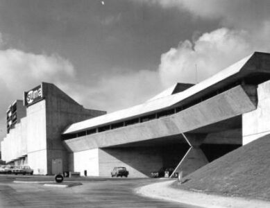 Claude Parent, centro commerciale a Ris-Orangis (1967-1970)