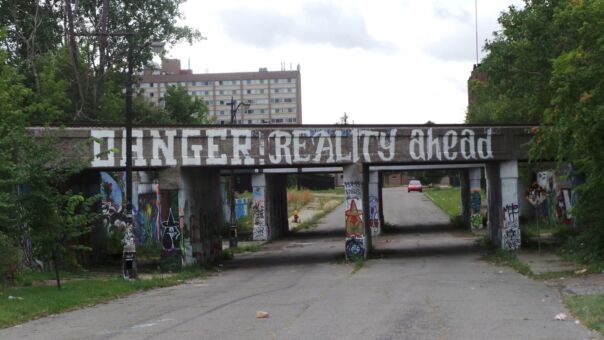 Sue Shoemaker, «Reality Ahead» (2015)