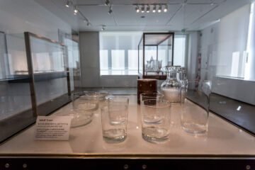 Adolf Loos, servizio di bicchieri, 1931 (© Enrico Fiorese)