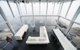 Studio galleggiante per un fotografo a Stoney Lake (Ontario, Canada, 2009)