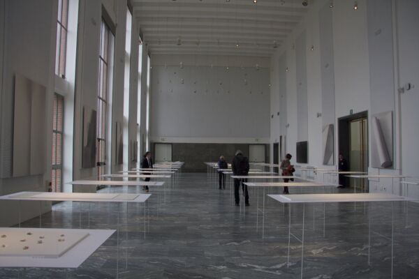 "Subtle: la carta, percezioni in un mondo risvegliato", mostra collaterale a cura di Kenya Hara presso il Salone d'onore al primo piano (fino al 17 aprile). Esplorazione sperimentale attraverso il marchio TAKEO Co