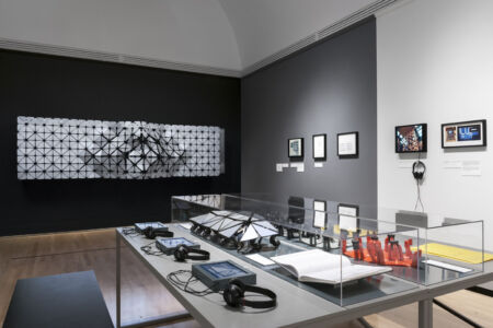 Allestimento della mostra «Archaeology of the Digital: Media and Machines» al Centro canadese per l'architettura di Montréal, 2014 (© CCA)