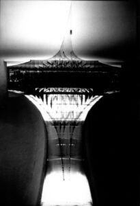 Vista interna della hall d’accueil al piano terreno (Foto di Alessandro Corona Piu, 1999)