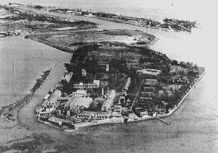 L'isola della Certosa in uno scatto degli anni '40