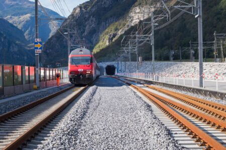 L'imbocco del tunnel sul versate sud a Bodio, in Canton Ticino (foto di Laura Ceriolo)