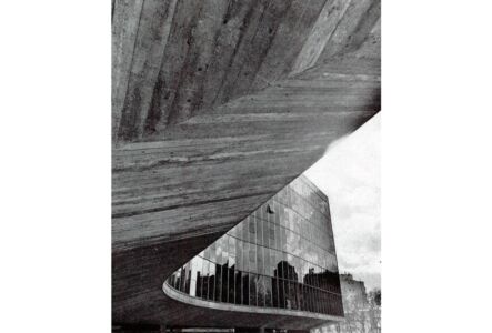 Il corpo uffici (Foto concessa da “La Nouvelle Critique”, “Domus” 511, giugno 1972)