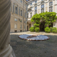 Palazzo Asinari di San Marzano: «Blue sky circle» di Richard Long