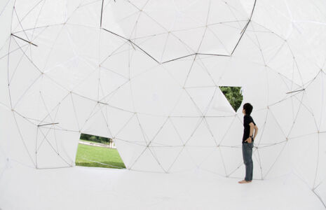 Casa Umbrella (Kengo Kuma, 2008, ©Kengo Kuma and Associates)