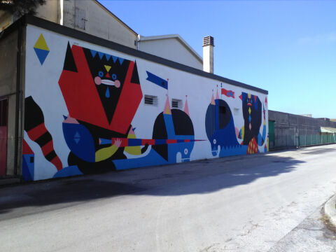 Darsena di Città. Area a sud del Canale. La street art sta contribuendo a ridefinire l’immagine e la qualità urbana in diverse aree del comparto (© Domenico Mollura)