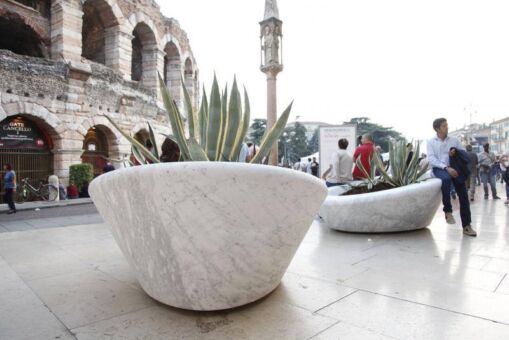 4 U (for you) designed by Giuseppe Venuta GA-Design.it, FRANCHI UMBERTO MARMI (Via Mazzini)