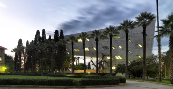 Issam Fares Institute (©Aga Khan Trust for Culture / Cemal Emden)