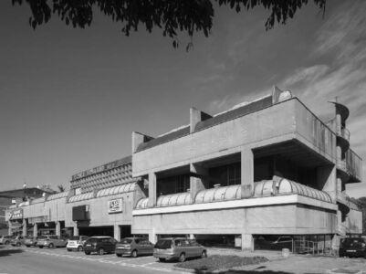 L'ex sede Mobili Bergamo (© Marco Introini)