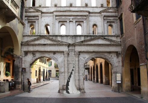 Litocorno, Designed by Raffaello Galiotto, ANTOLINI LUIGI & C. SPA (Portoni Borsari)