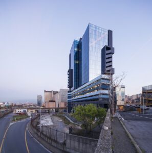 Le torri di San Benigno a Genova (2010-16, © Luc Boegly)