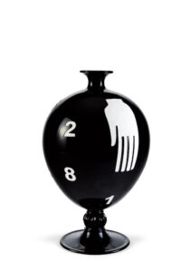Mimmo Paladino, vaso in vetro, collezione Veronese