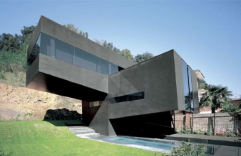 Casa per il carpentiere a Olot, 2007 (© Hisao Suzuki)