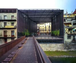 La Lira a Ripoll, 2011 (© Hisao Suzuki)