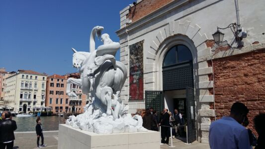 Punta della Dogana, The Fate of a Banished Man (Standing), marmo di Carrara
