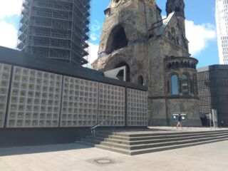 Cappella e rudere della chiesa del Kaiser Wilhelm (© Francesca Petretto)