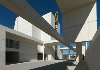 Il cortile principale di ingresso (©Andrea Martiradonna, AAAA quattroassociati)