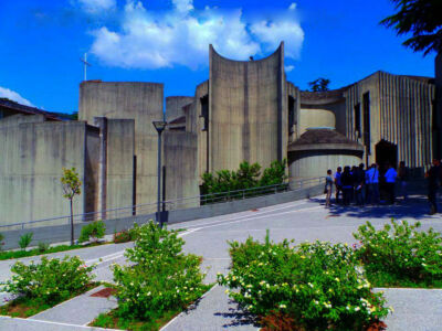 Chiesa della Sacra Famiglia, Paolo Portoghesi (immagine via lamentino.it)