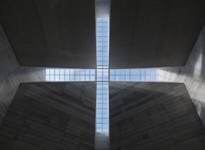Interno, vista del lucernario a croce (© Enrico Cano)