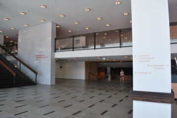 Foyer d'ingresso con rampa ovest ©Daniela Völkel