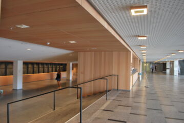 Foyer piano terra, accoglienza e guardaroba ©Daniela Völkel