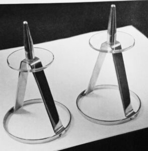 Fritz Schwerdt, Candelieri d’altare, 1933 (©Rudolf Schwarz, Kirchenbau, Heidelberg, 1960)