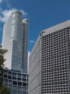 Dialoghi di facciata (in primo piano la Chiesa della Memoria di Egon Eiermann) ©Francesca Petretto