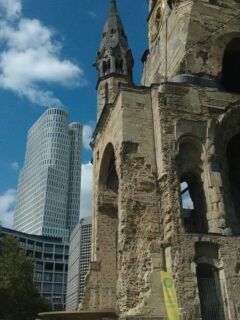 Veduta prospettica alle spalle della Kaiser Wilhelm Gedächtniskirche ©Francesca Petretto