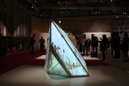 Marble Star: gioielli urbani luminosi di Eduardo Castillo con Elite Stone