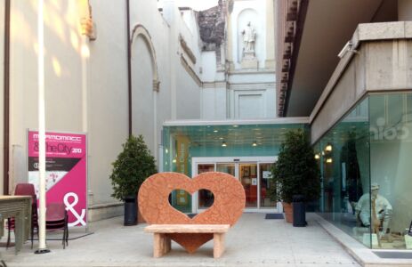 Marmomac & the City 2013, Biblioteca Civica, Bench of love con Cave Marmi AC
