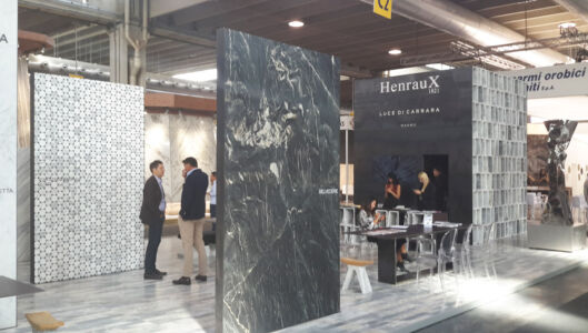 Lo stand di Henraux