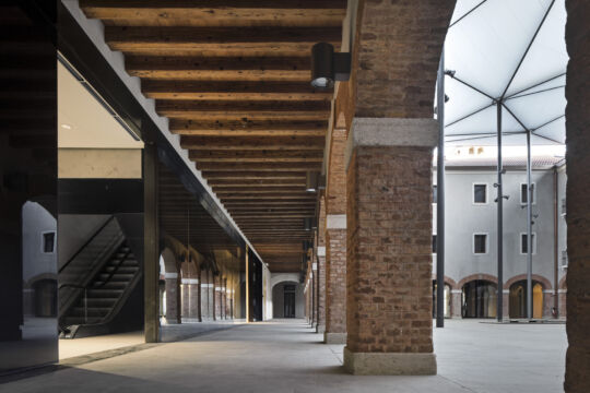 M9, spazi dell'ex convento, Innovation Retail Center. © Polymnia Venezia, foto Alessandra Chemollo