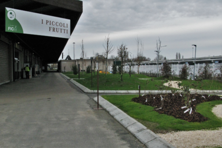 All’esterno l’agricoltura.
(©Chestnut)