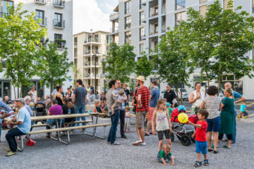 Un momento di vita sociale nel quartiere Hunziker Area (credits by, ©Johannes Marburg)