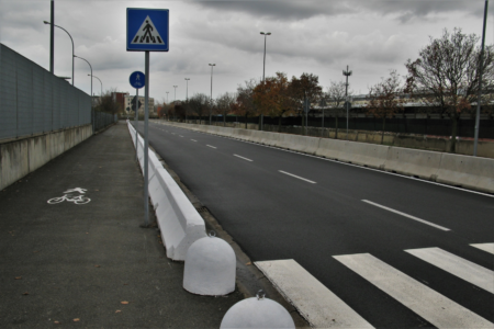 La mobilità ciclabile e pedonale nell’area ampia di Fico è secondaria (©Chestnut)