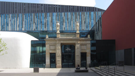 Lipsia, la porta di Schinkel, ex ingresso ed oggi luogo di passaggio dalla corte all'Augusteum ©Uni Leipzig