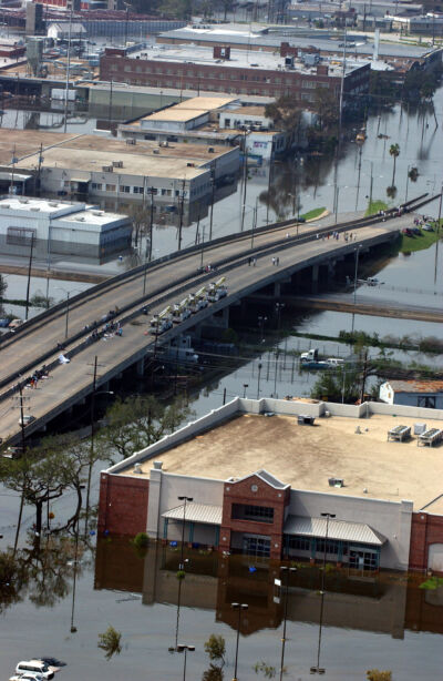 New Orleans, LA. Vista aerea dei danni causati dall'uragano Katrina
(Foto Jocelyn Augustino/FEMA)