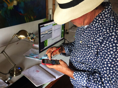 Simon Velez nel suo studio di Bogotá (foto di Luca Bullaro. Universidad Nacional de Colombia)