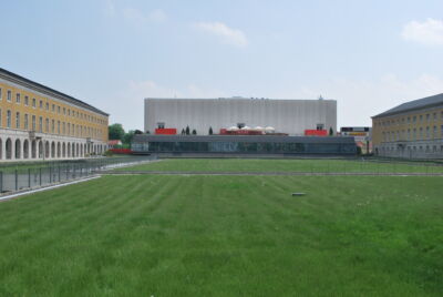 Weimar, Gauforum ex A. Hitler Platz con sullo sfondo il Weimar Atrium © Foto di Daniela Völkel