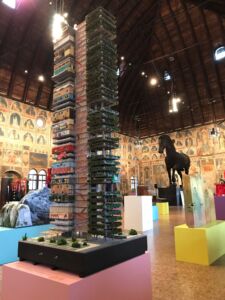 Gaetano Pesce. Il Tempo multidisciplinare. La torre pluralista, 1987