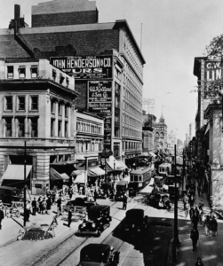 Rue Sainte Catherine, 1 gennaio 1930, Bibliothèque et Archives Canada, Creative commons