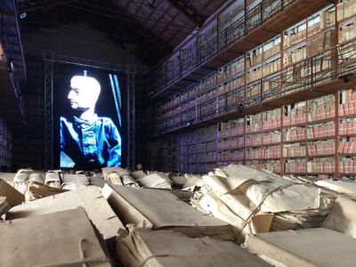 L'installazione dei Masbedo all'interno dell'Archivio di Stato (© Lucia Pierro e Marco Scarpinato)