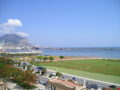 Il prato del Foro Italico (© Lucia Pierro e Marco Scarpinato)