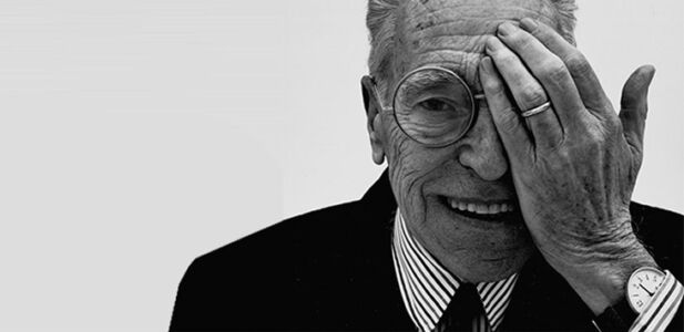 Achille Castiglioni (foto J.B. Mondino - courtesy FLOS)