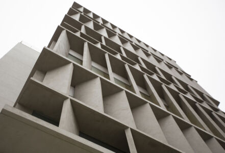 Sharif Kahatt e Marta Morelli, edificio per appartamenti Atenea