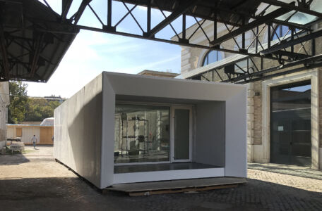 Domani. Vista esterna